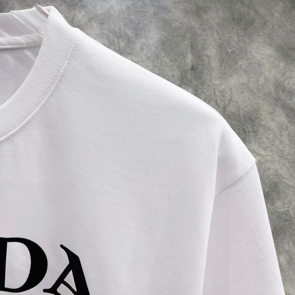 Elvare Club® T-Shirt