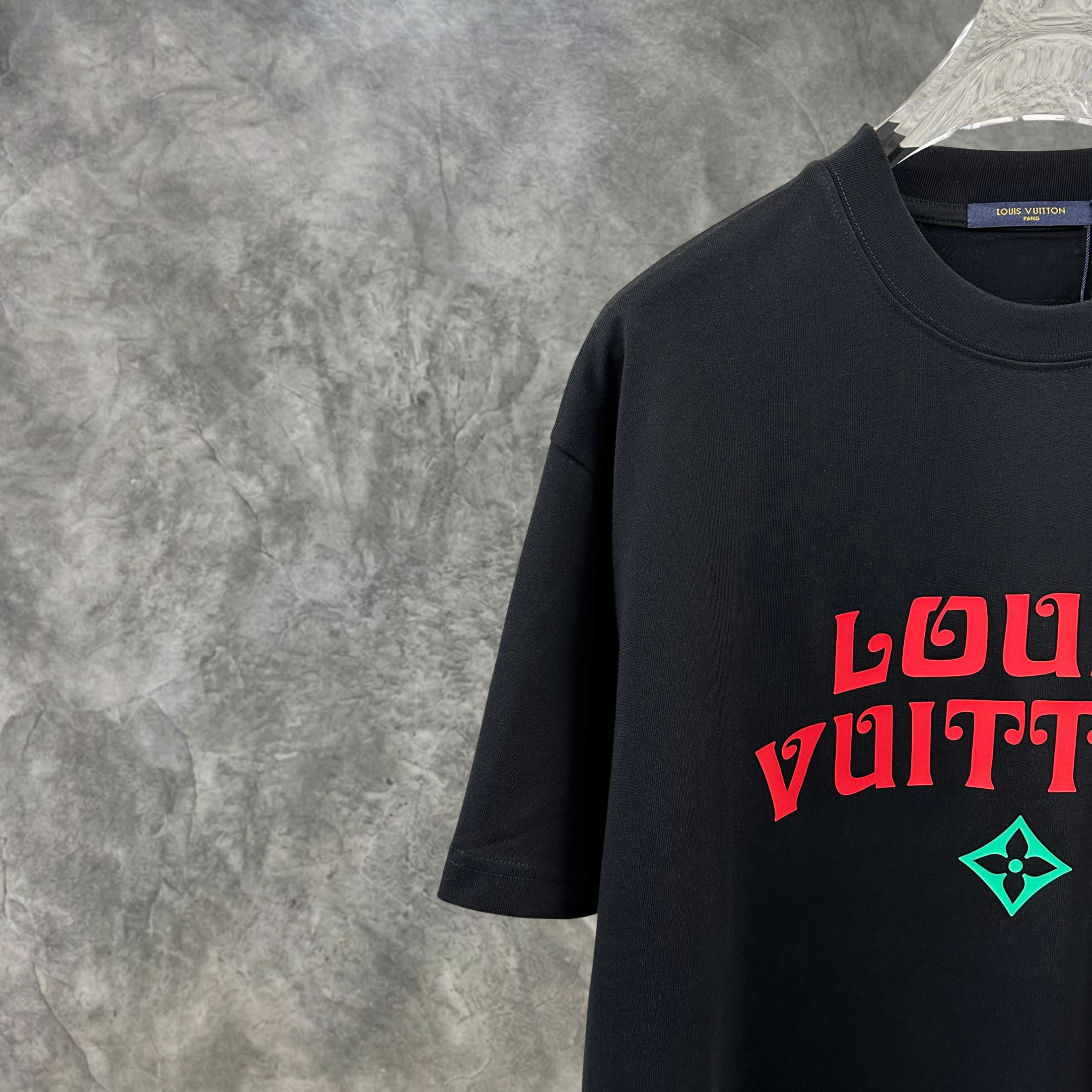 Elvare Club® T-Shirt