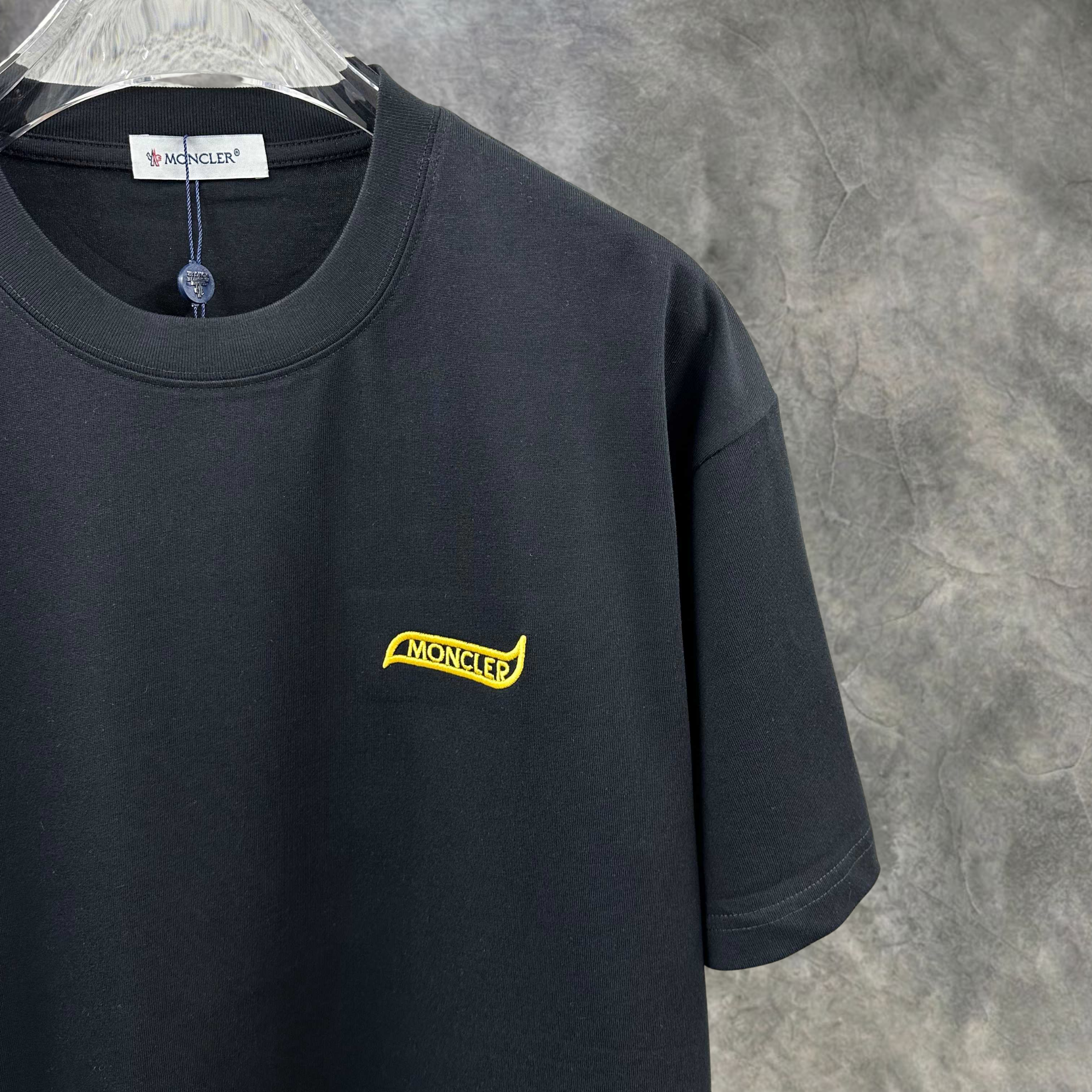 Elvare Club® T-Shirt