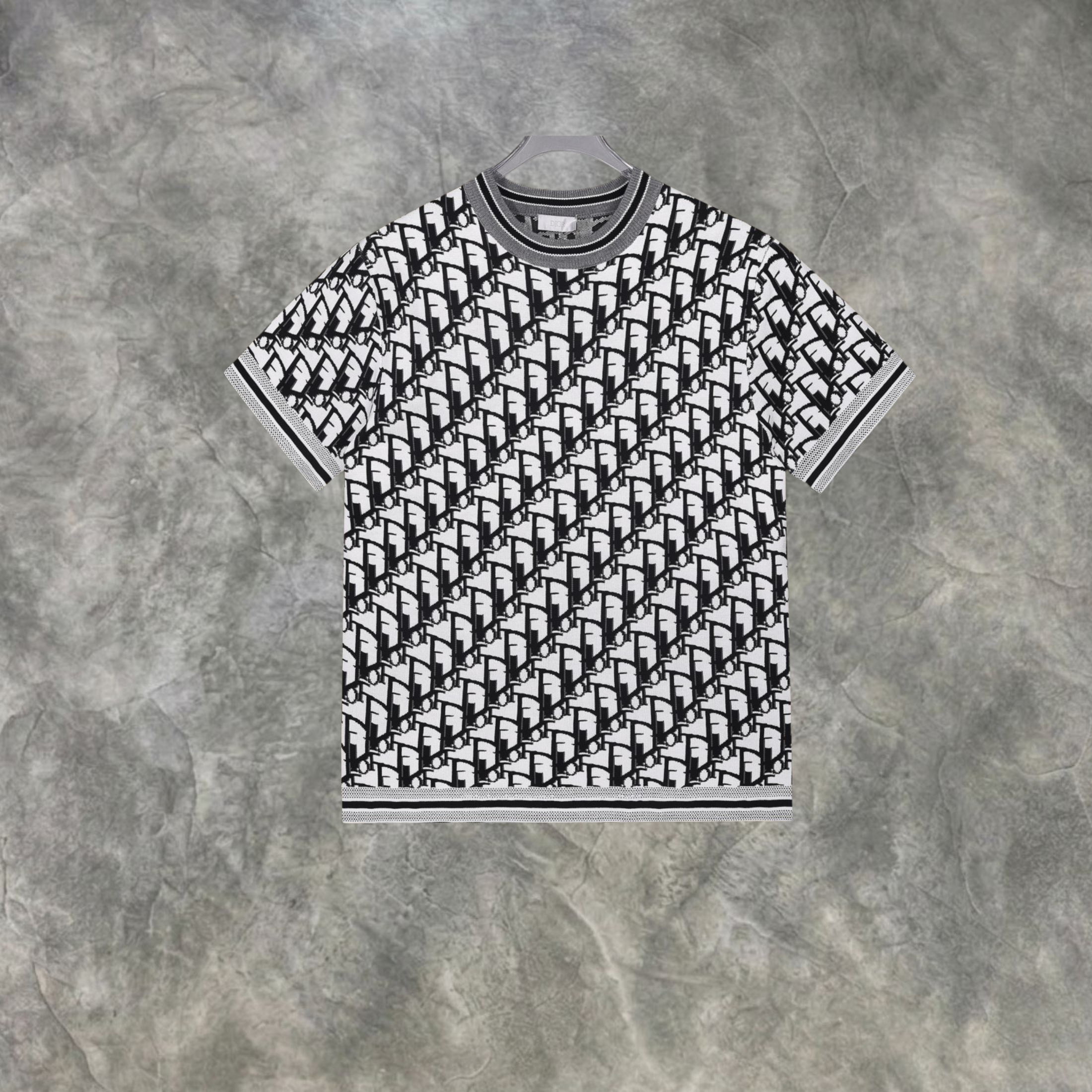 Elvare Club® T-shirt