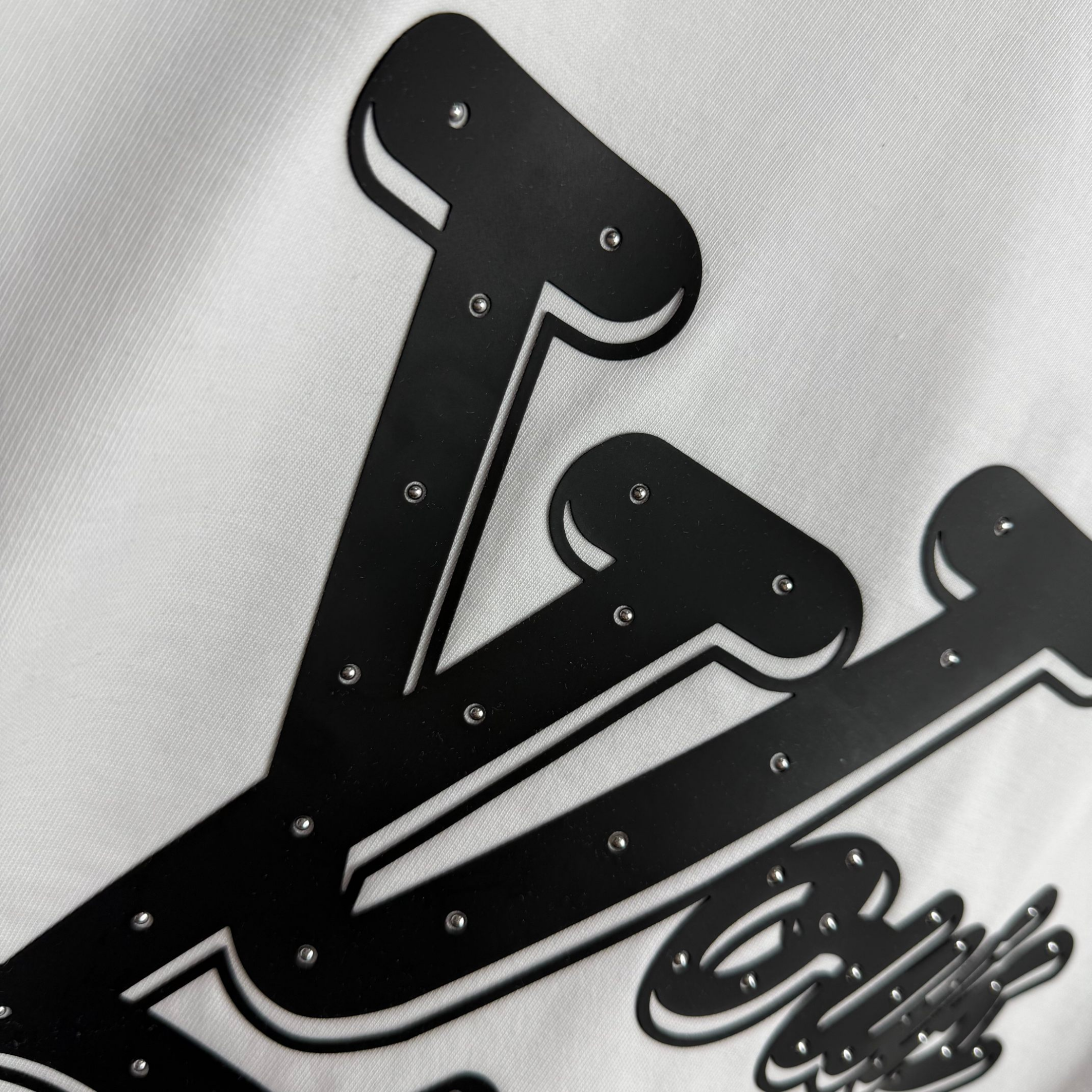 Elvare Club® T-Shirt