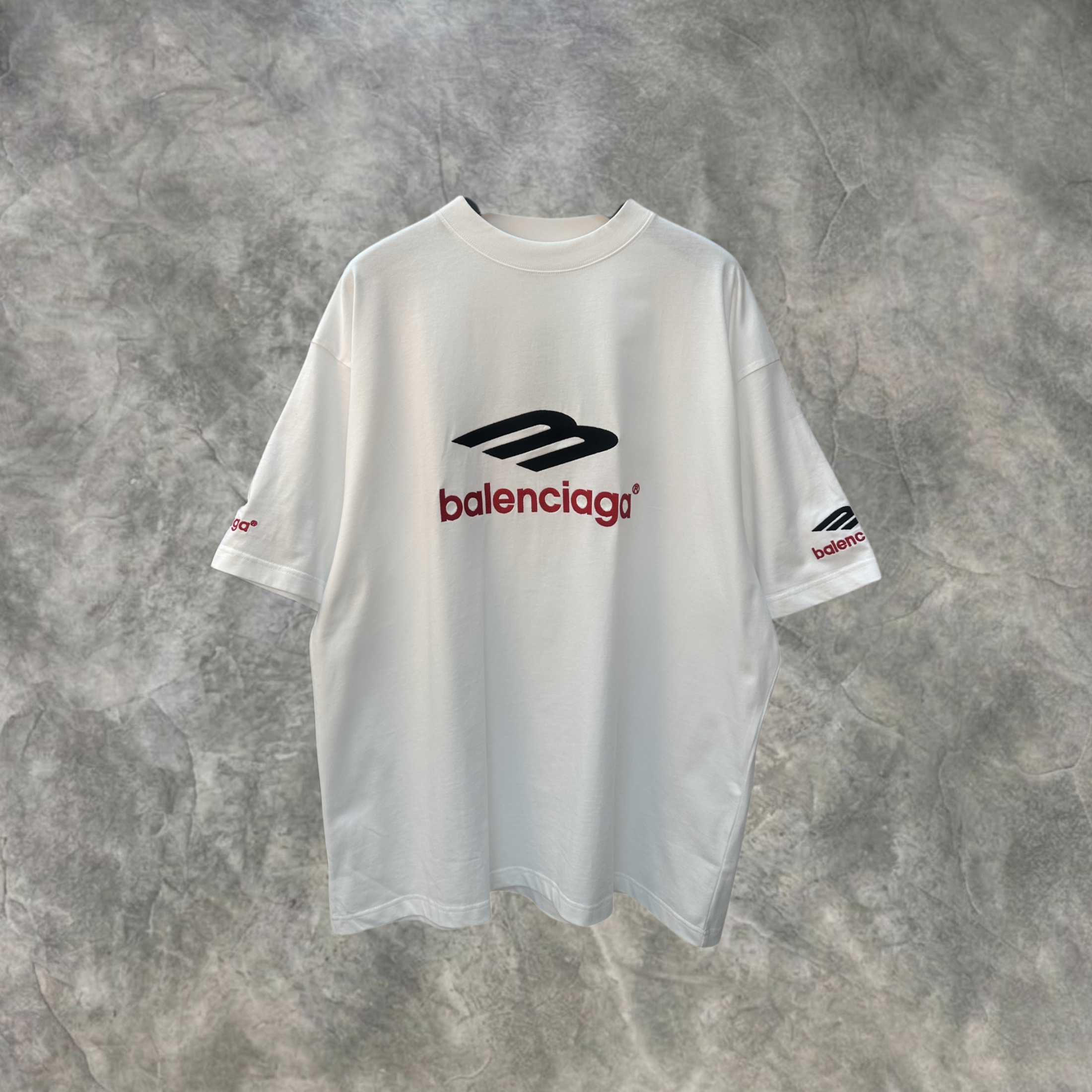 Elvare Club® T-Shirt