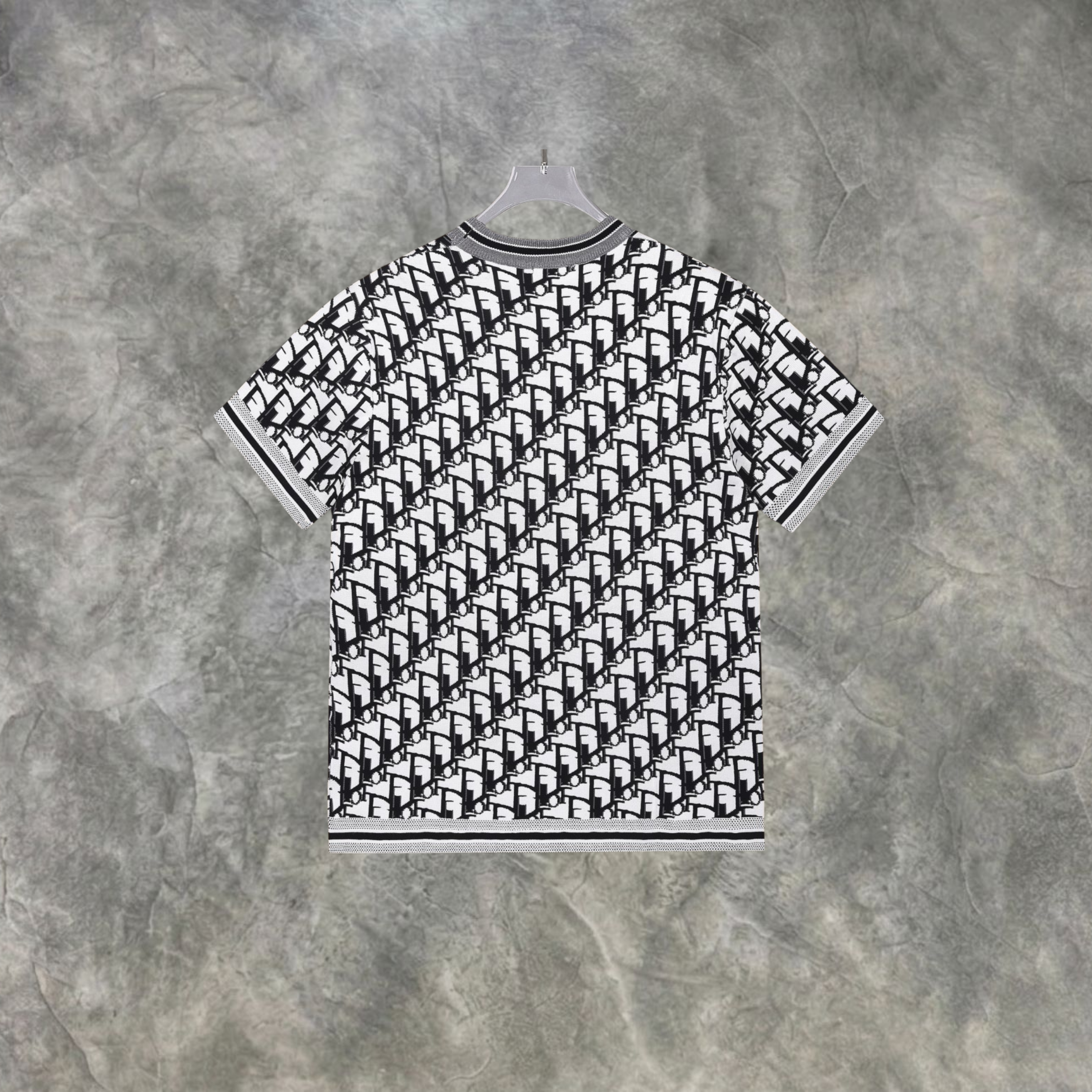 Elvare Club® T-shirt