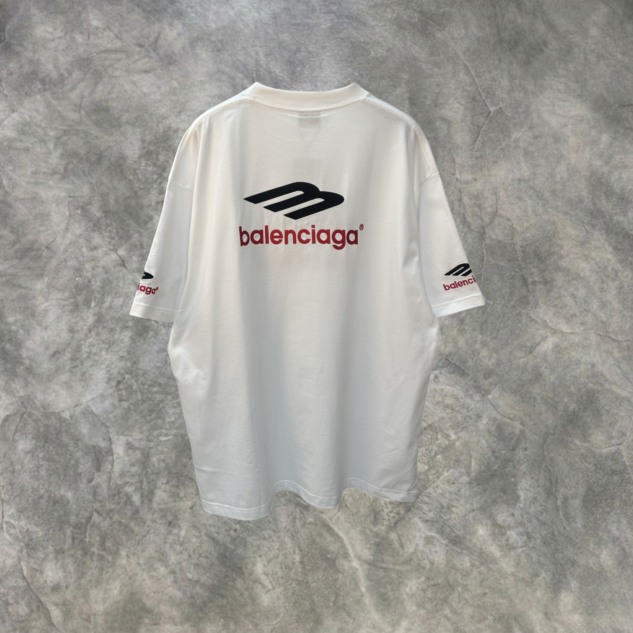 Elvare Club® T-Shirt