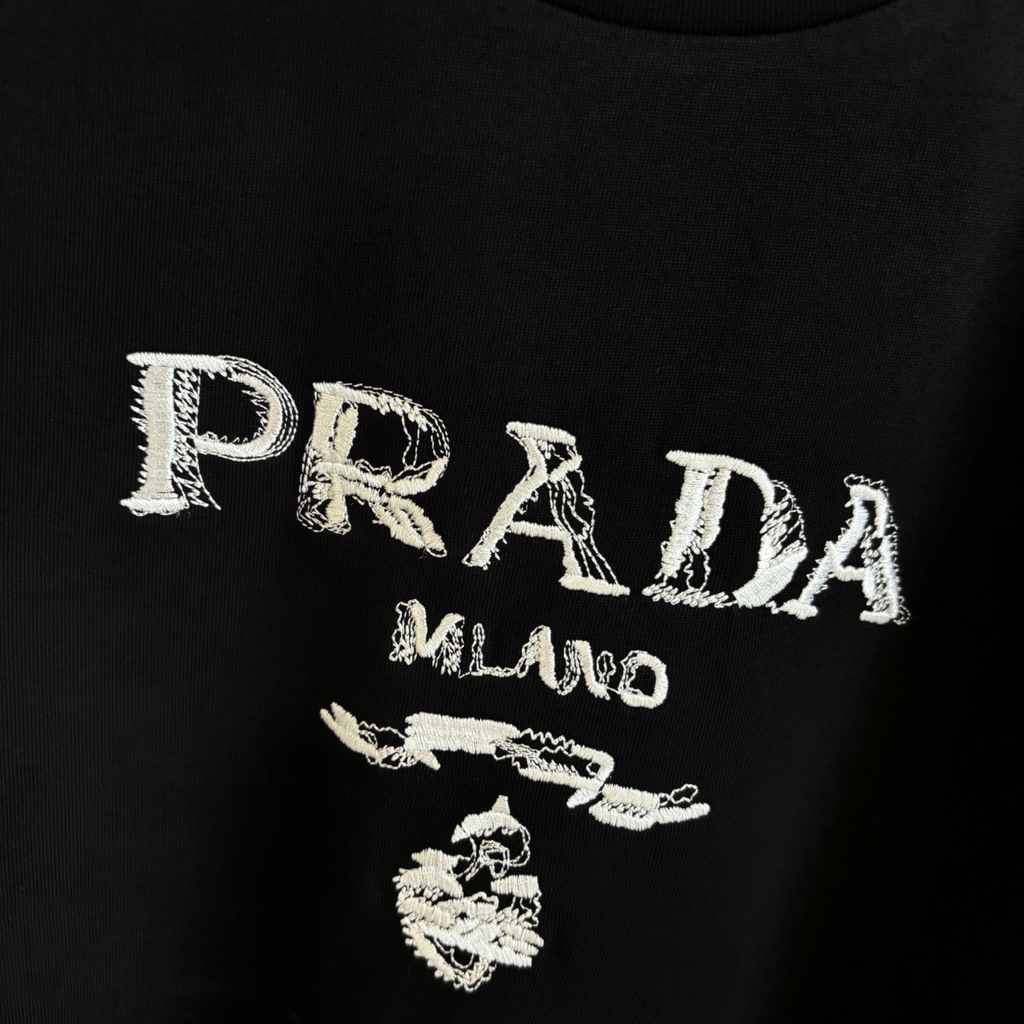 Elvare Club® T-Shirt