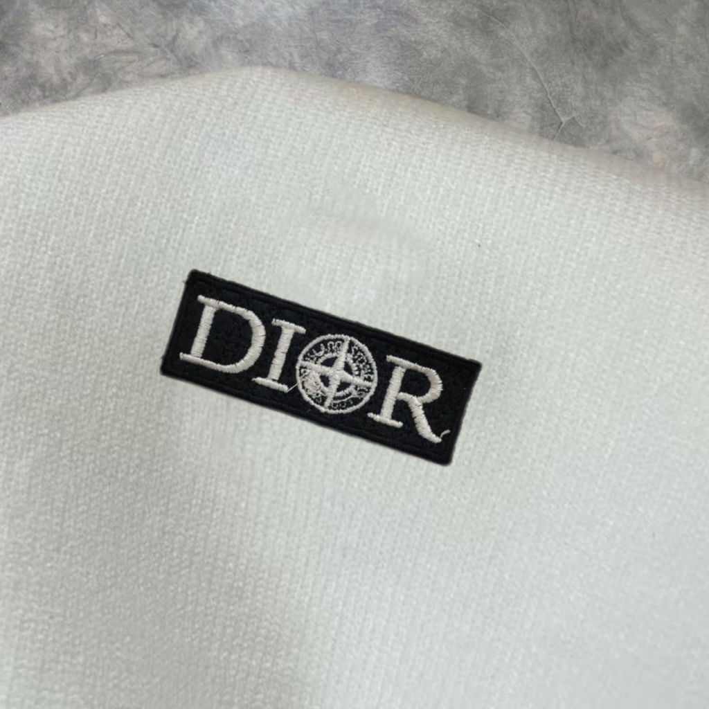 Elvare Club® Sweater