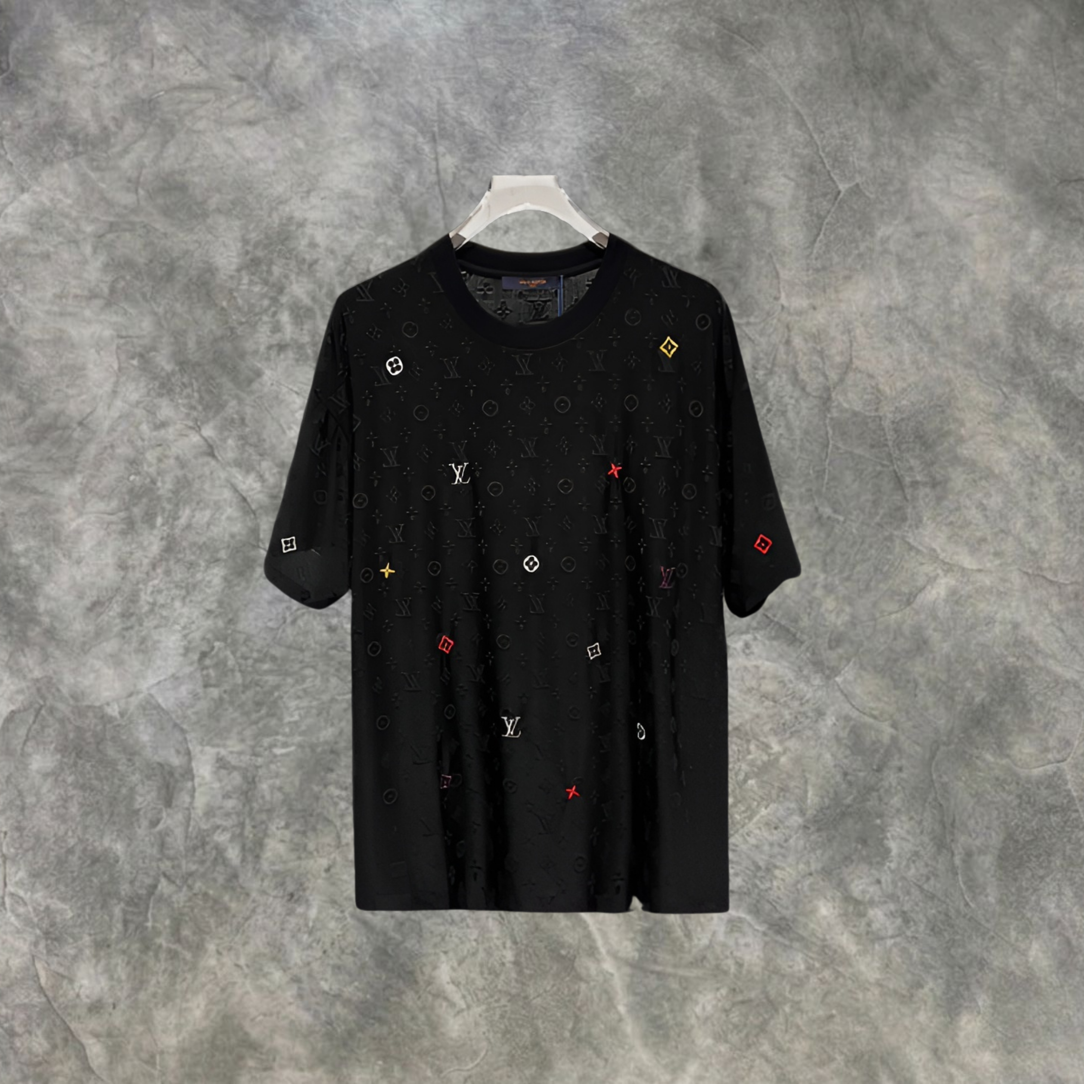 Elvare Club® T-Shirt