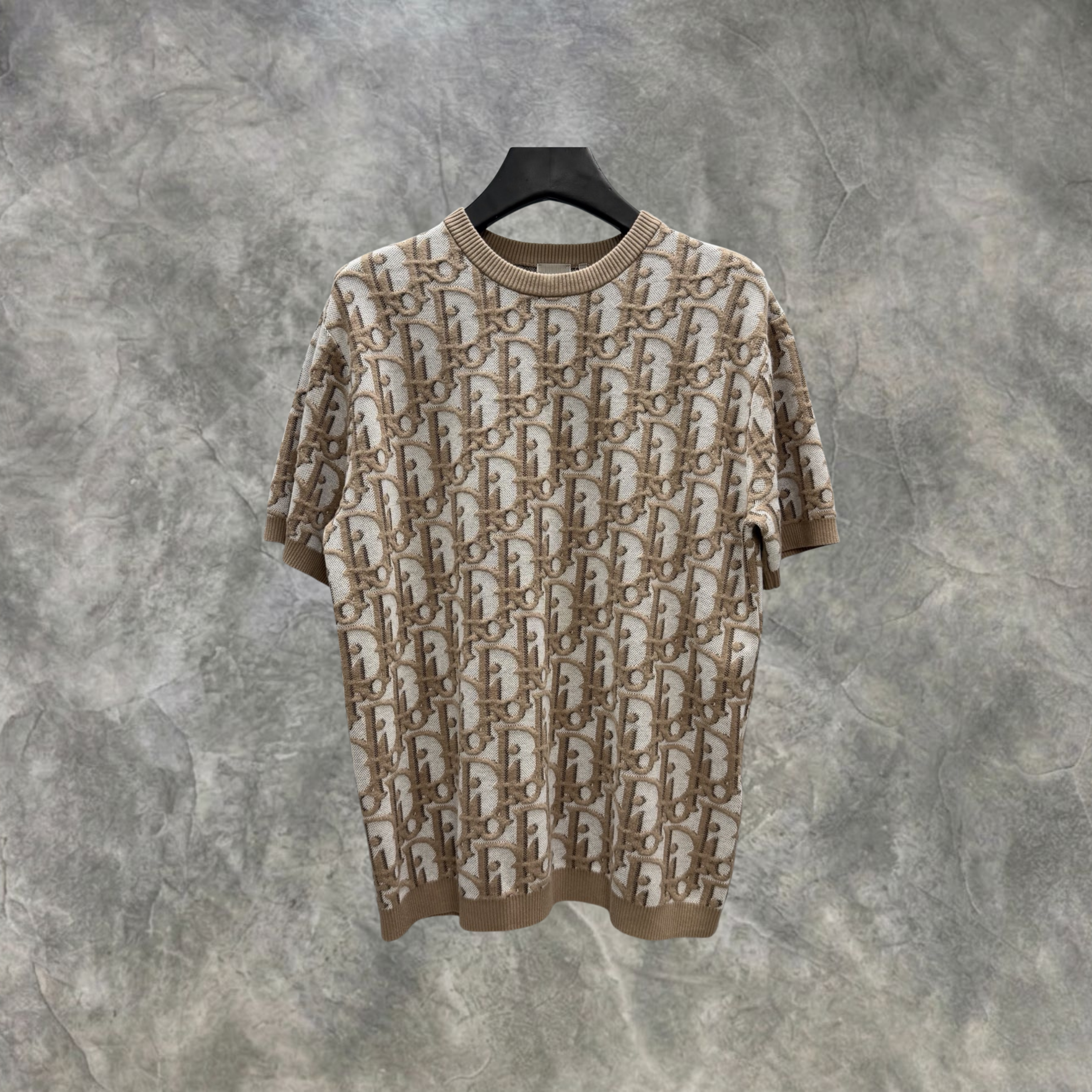 Elvare Club® T-Shirt