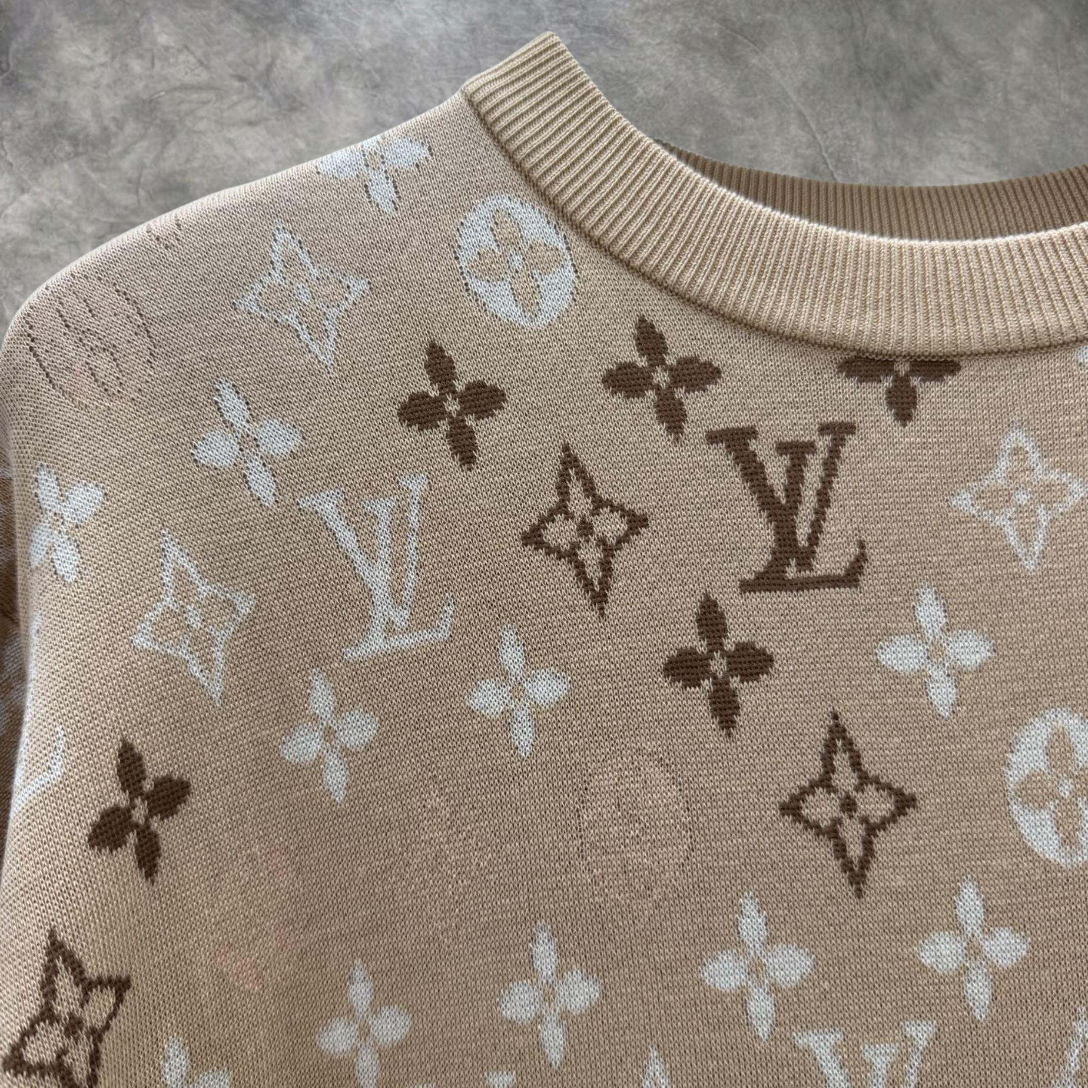 Elvare Club® T-shirt