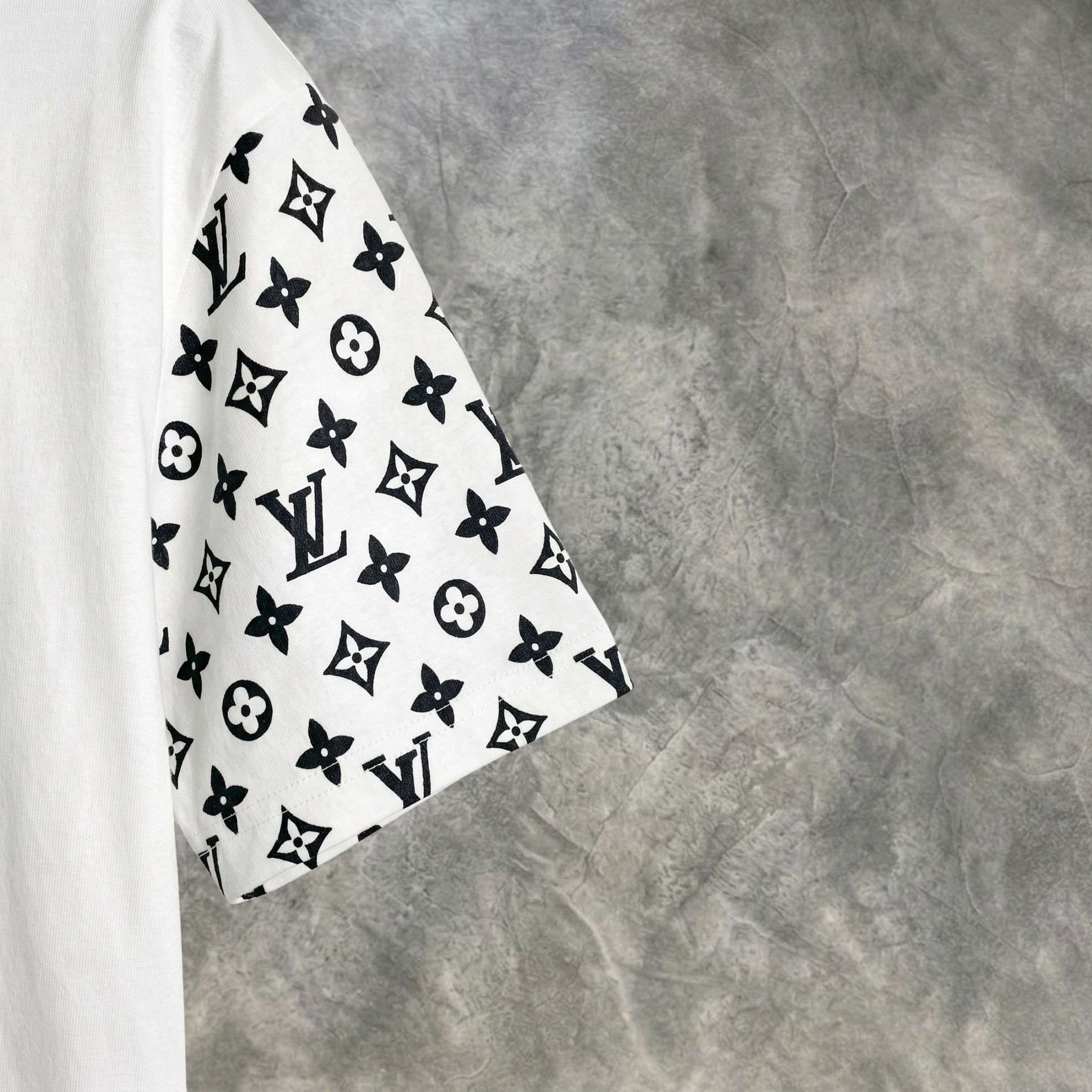 Elvare Club® T-shirt