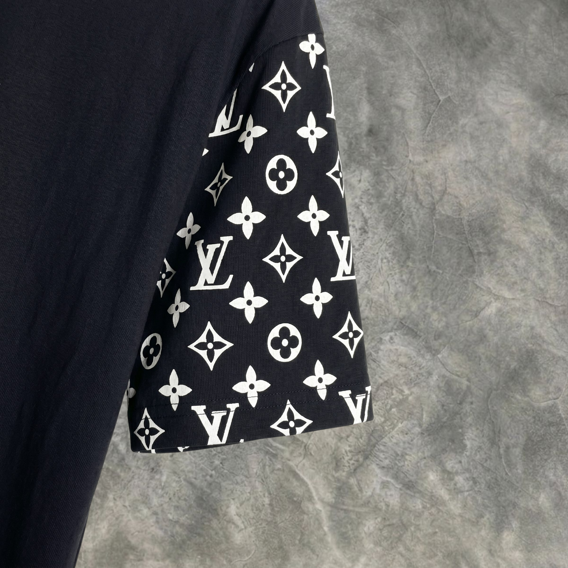 Elvare Club® T-shirt