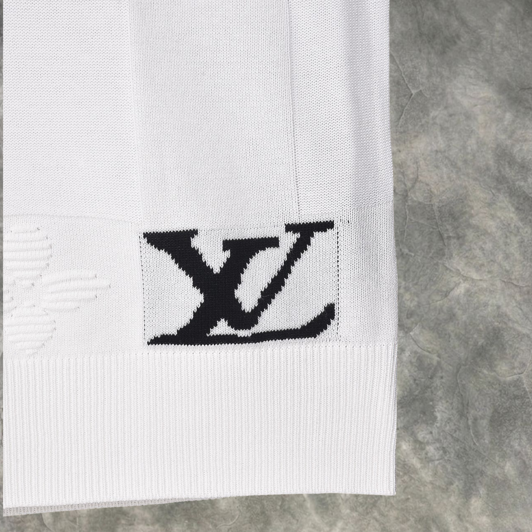 Elvare Club® T-shirt