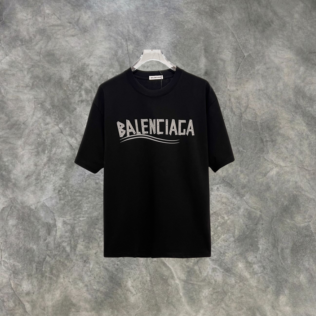 Elvare Club® T-Shirt