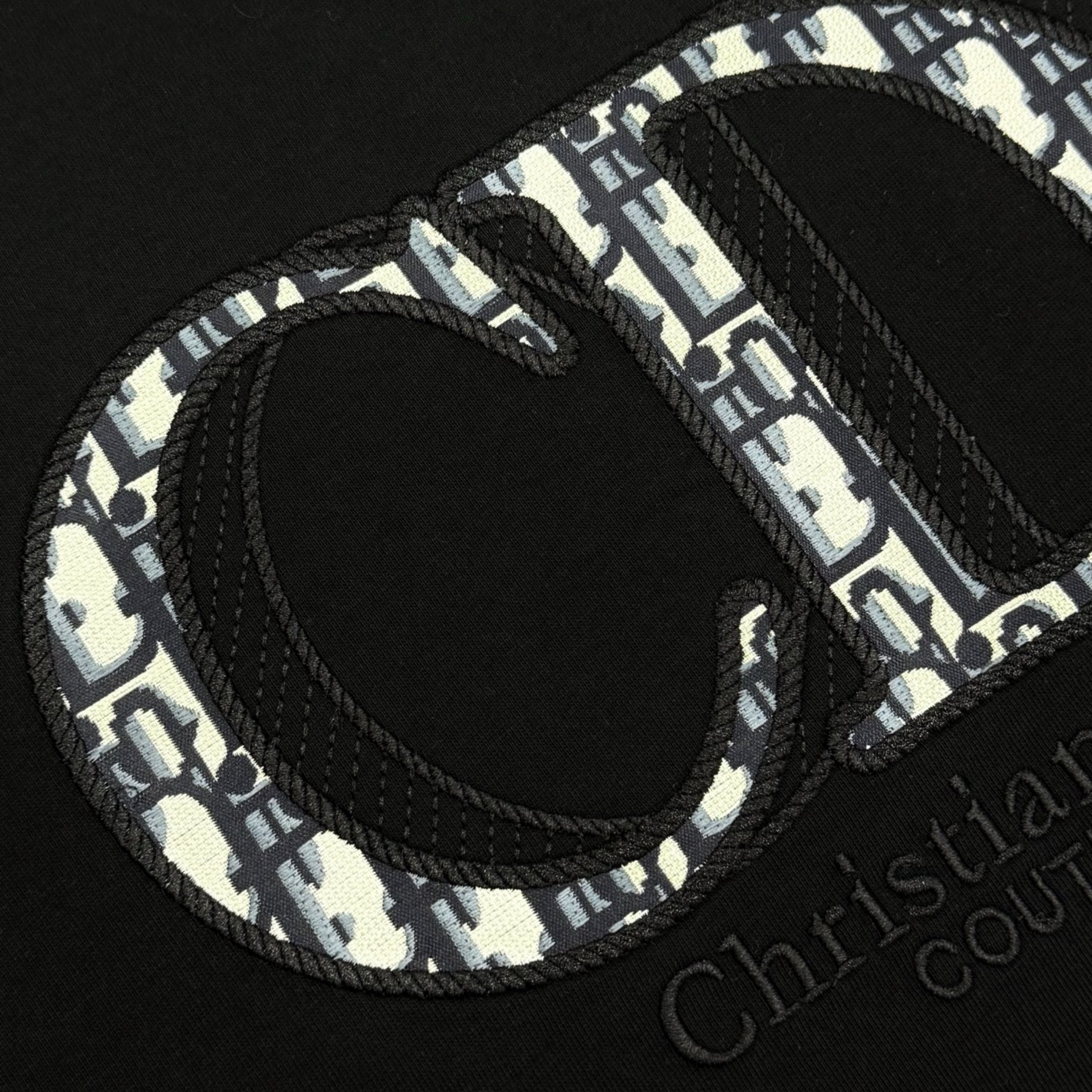 Elvare Club® T-Shirt