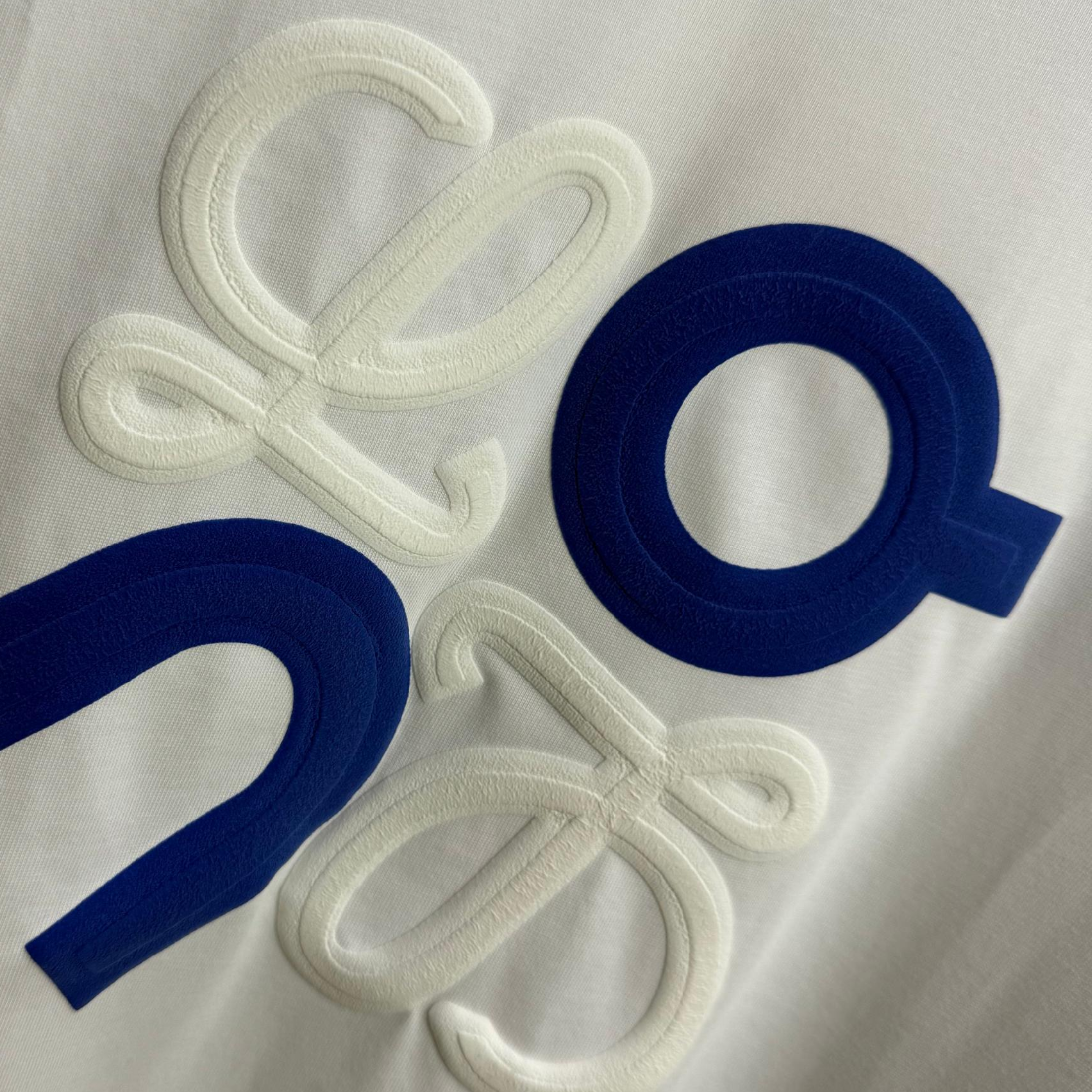 Elvare Club® T-Shirt