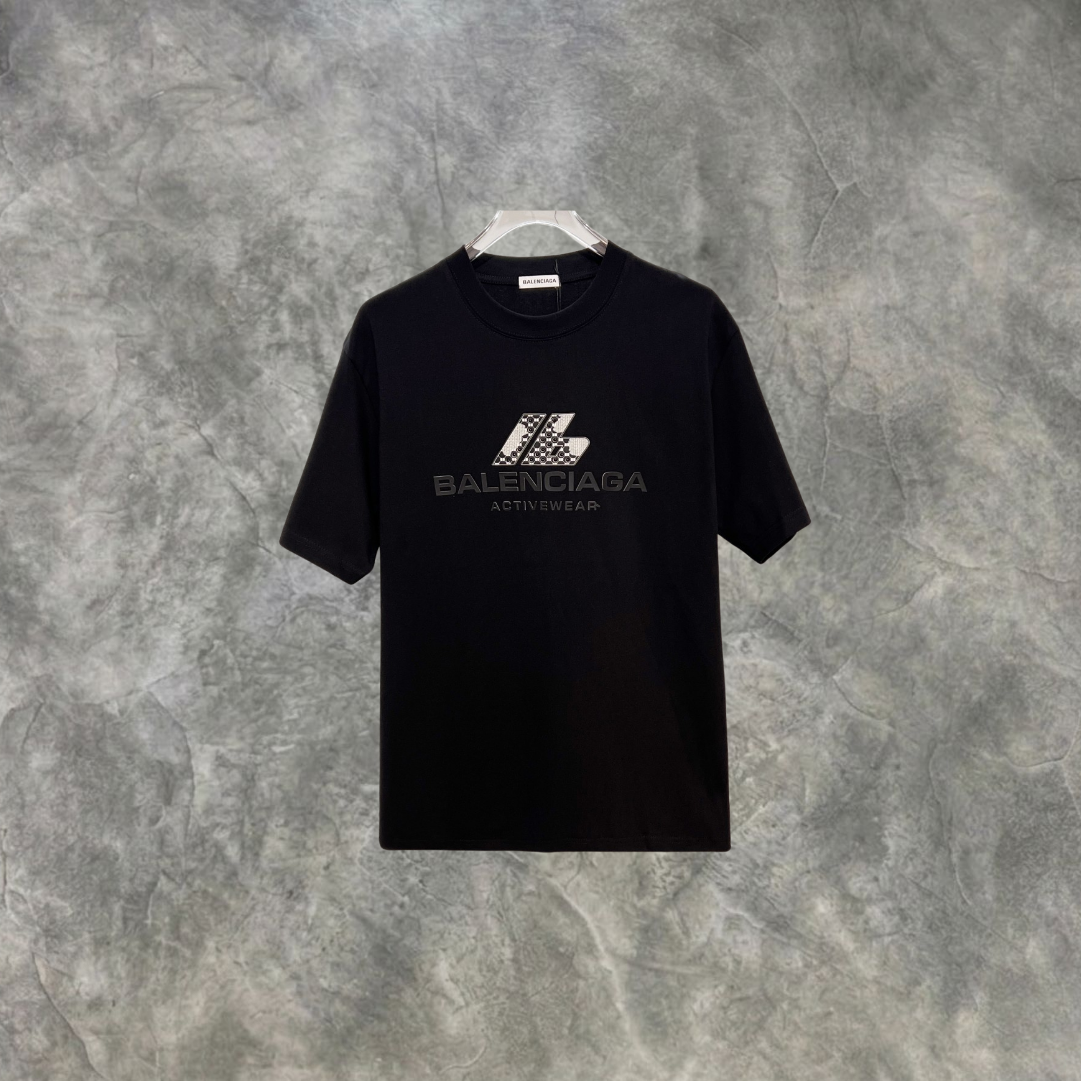 Elvare Club® T-Shirt