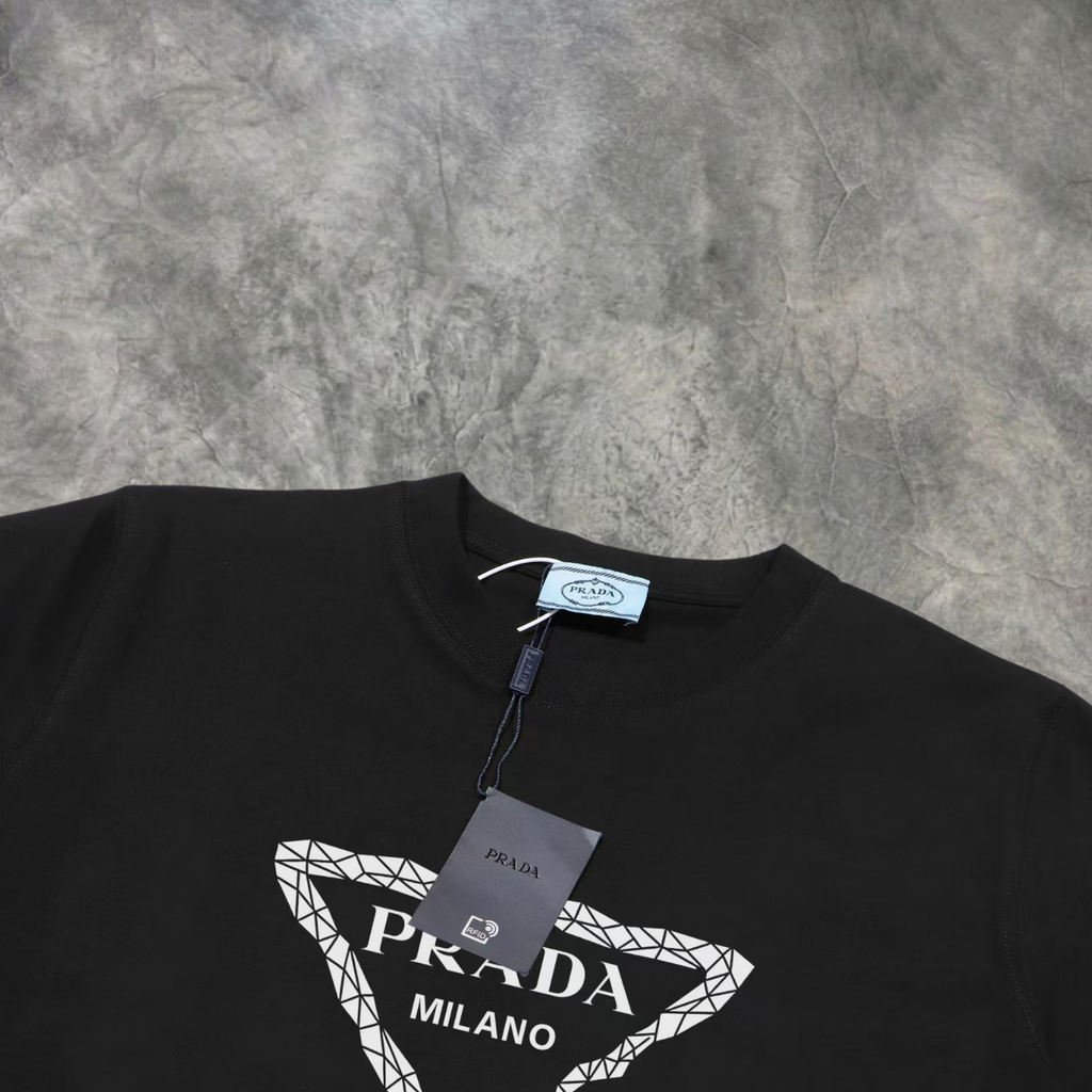 Elvare Club® T-shirt