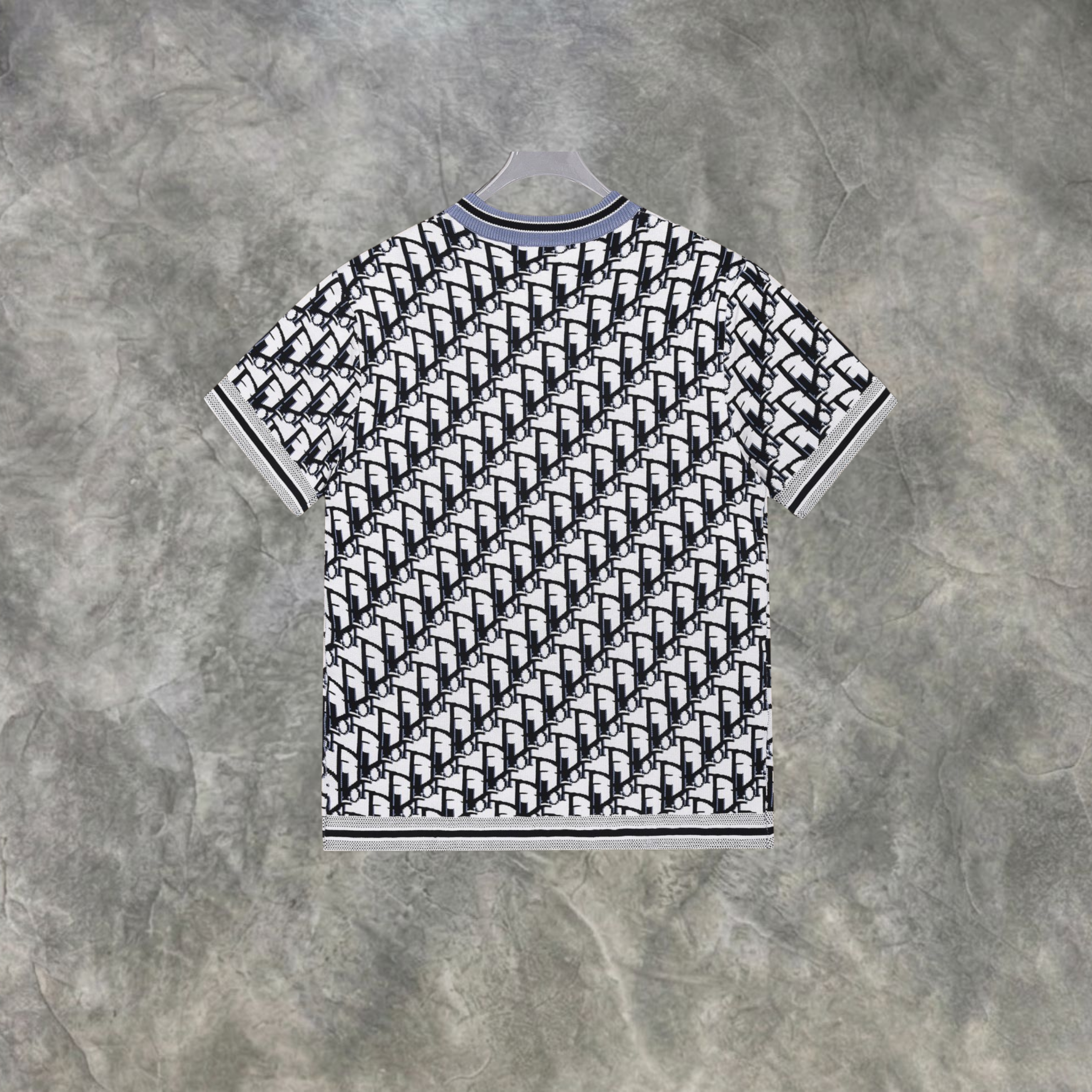 Elvare Club® T-shirt