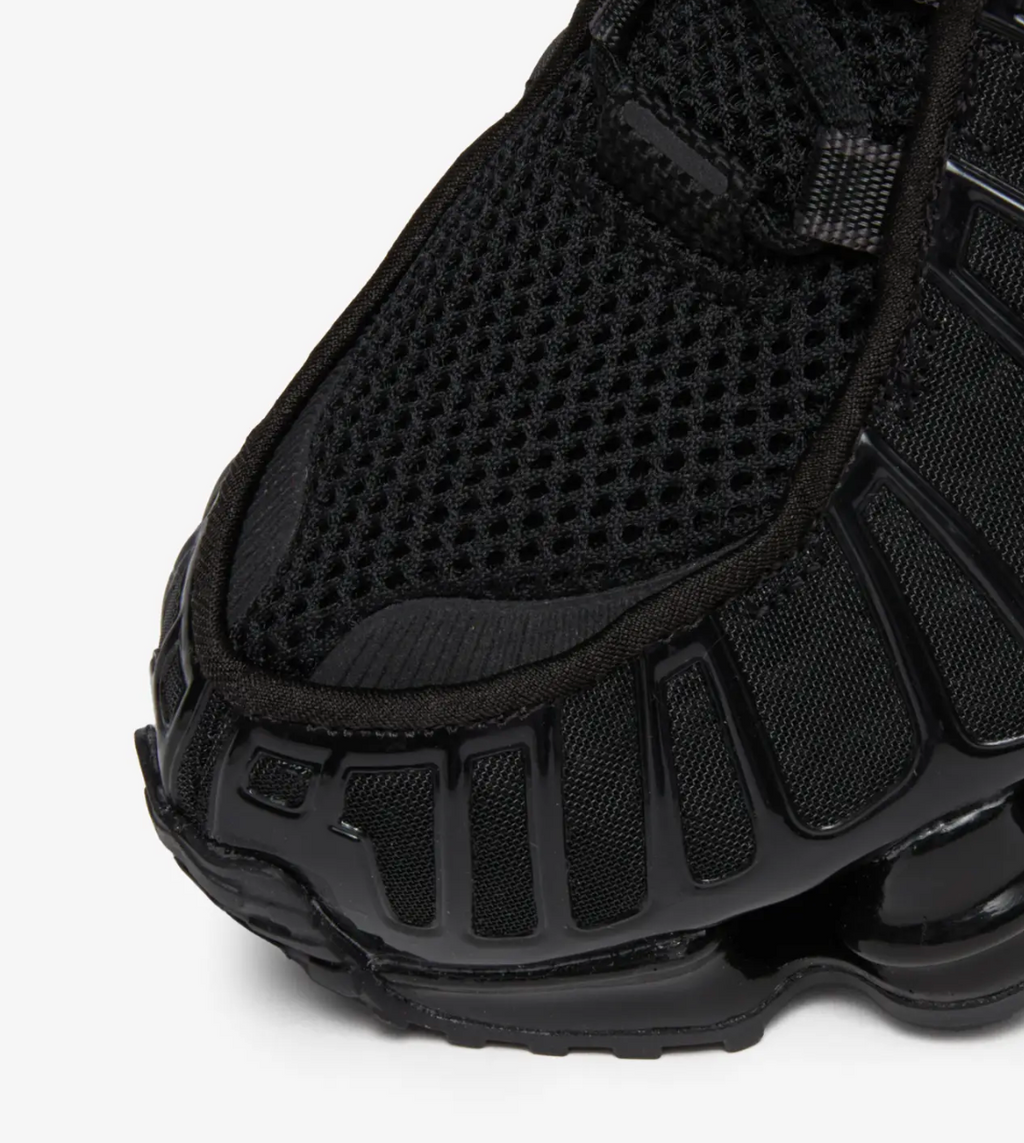 Elvare Club® Nike Shox Sneaker